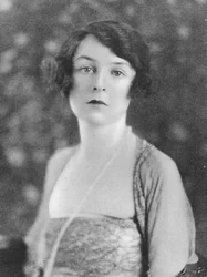 Freda Dudley Ward, 1918